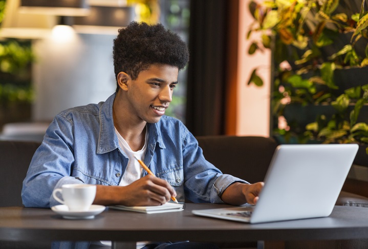 How many hours do part-time employees need to put in before they qualify? How many hours do part-time employees need to put in before they qualify?